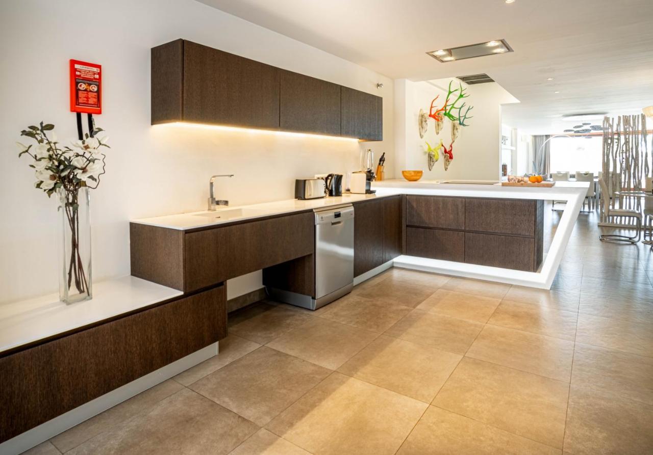 Grand Terrace Apartment In Puerto De Alcudia Luaran gambar